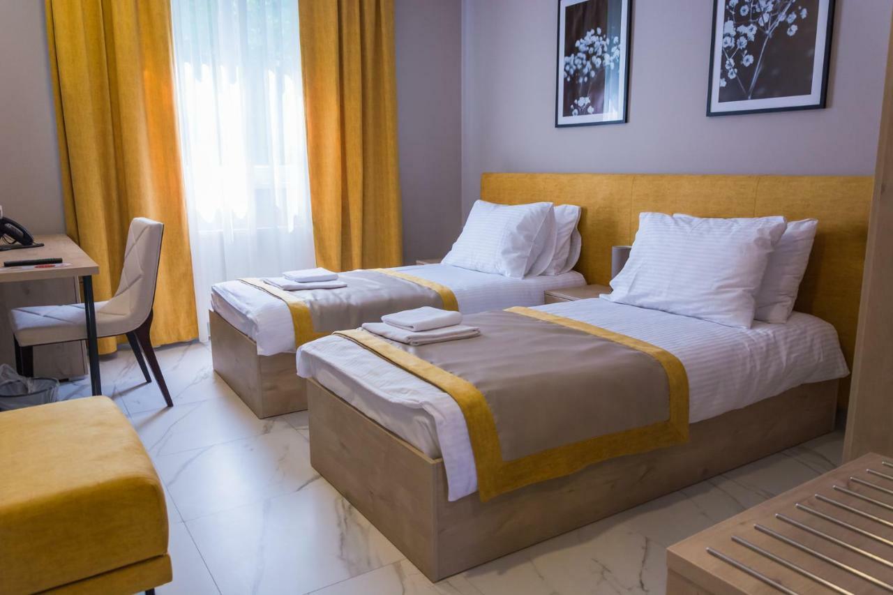 Gradac  Hotel & Distillery Monogram מראה חיצוני תמונה