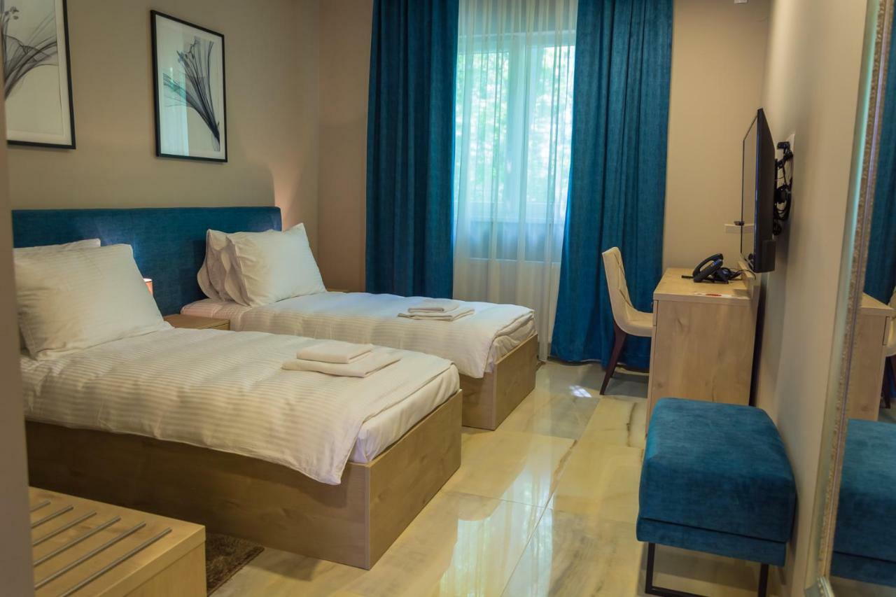 Gradac  Hotel & Distillery Monogram מראה חיצוני תמונה