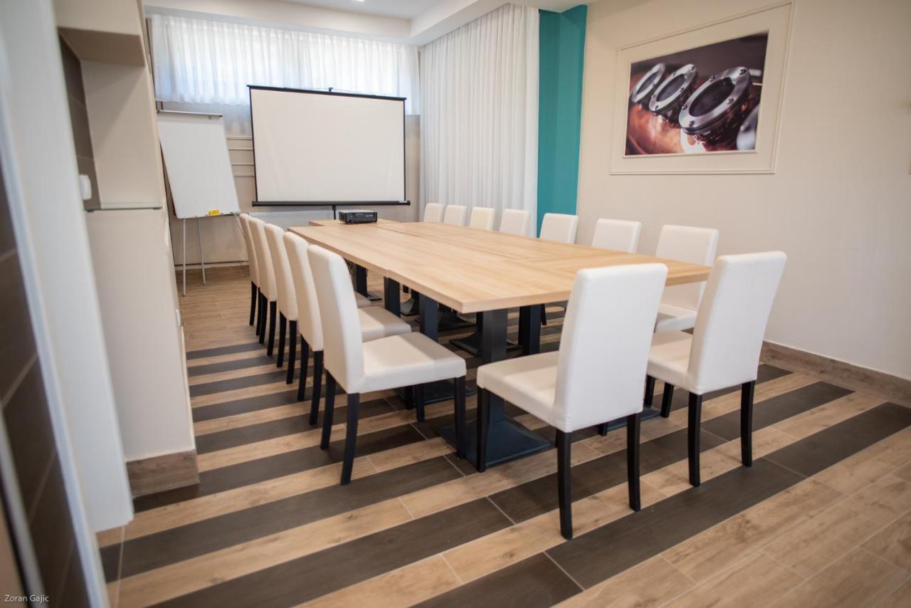 Gradac  Hotel & Distillery Monogram מראה חיצוני תמונה