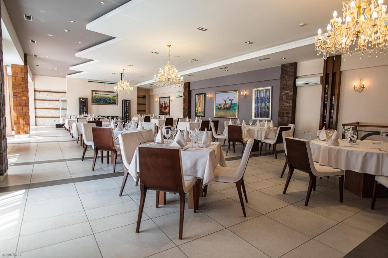 Gradac  Hotel & Distillery Monogram מראה חיצוני תמונה