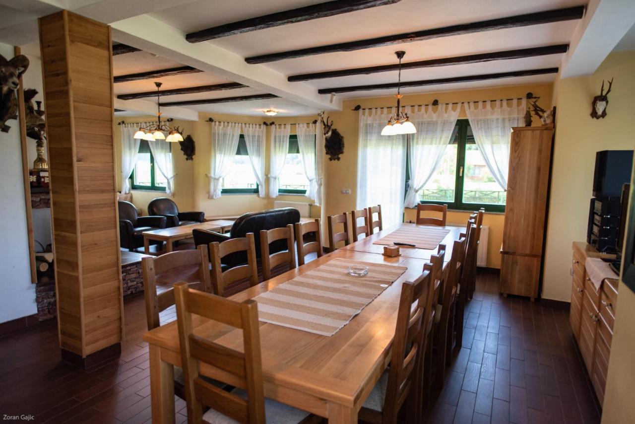 Gradac  Hotel & Distillery Monogram מראה חיצוני תמונה